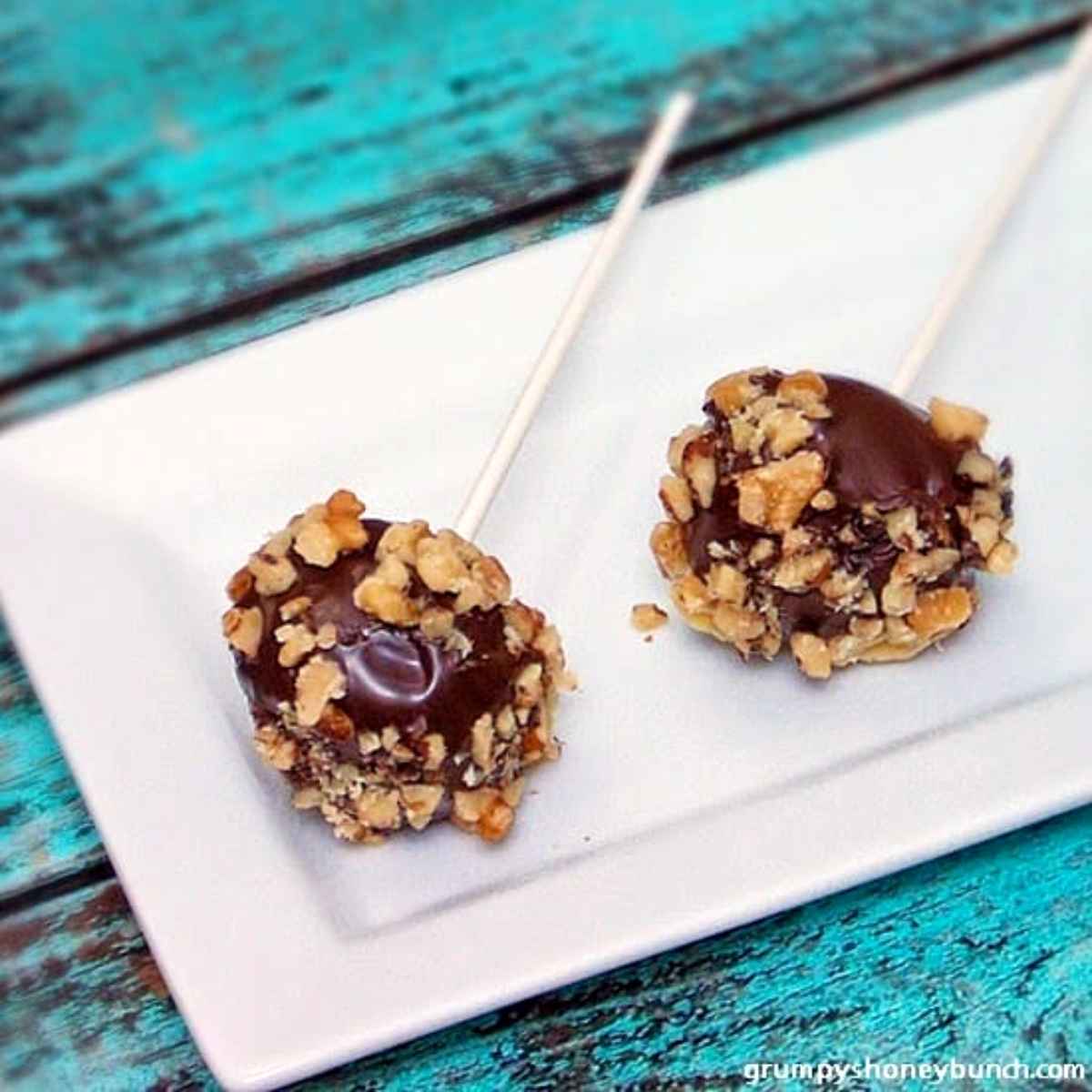 Featured image for brownie pops.