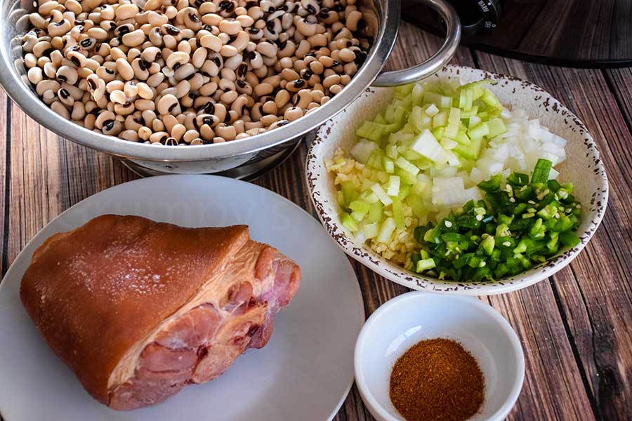 dried peas, ham hock, and seasonings in place