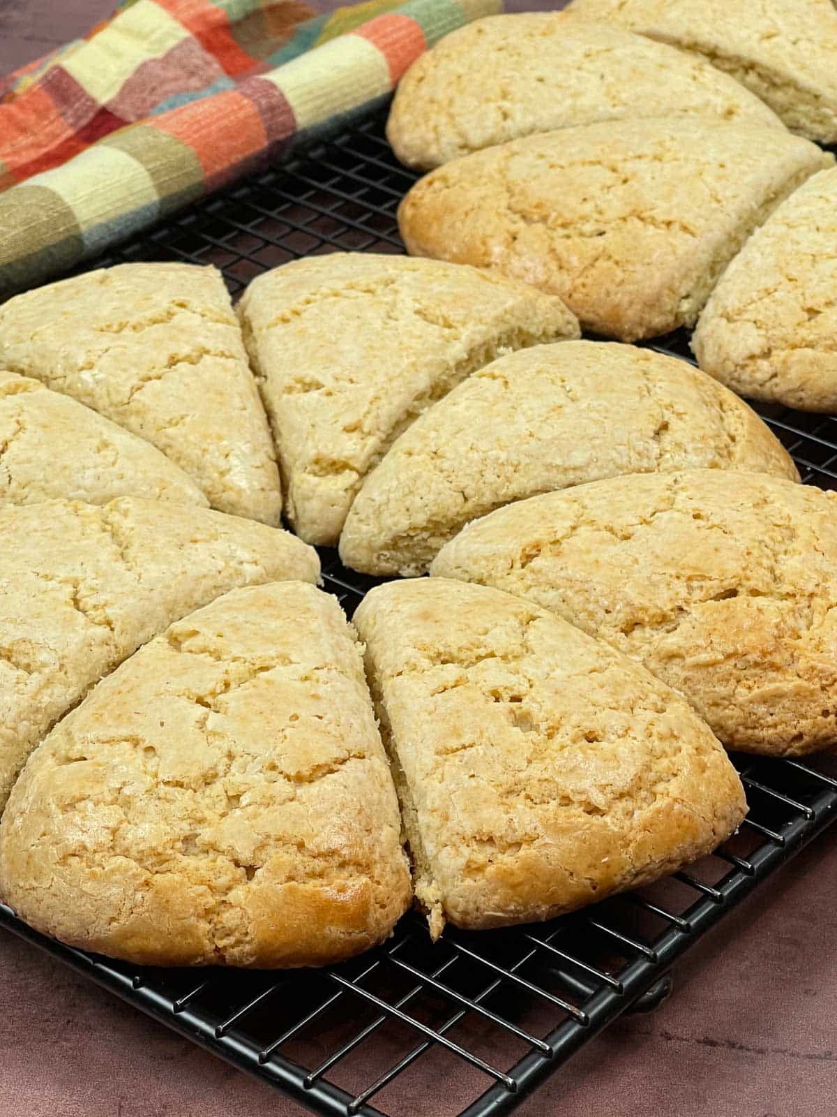 Scones cooling on a wire rack.