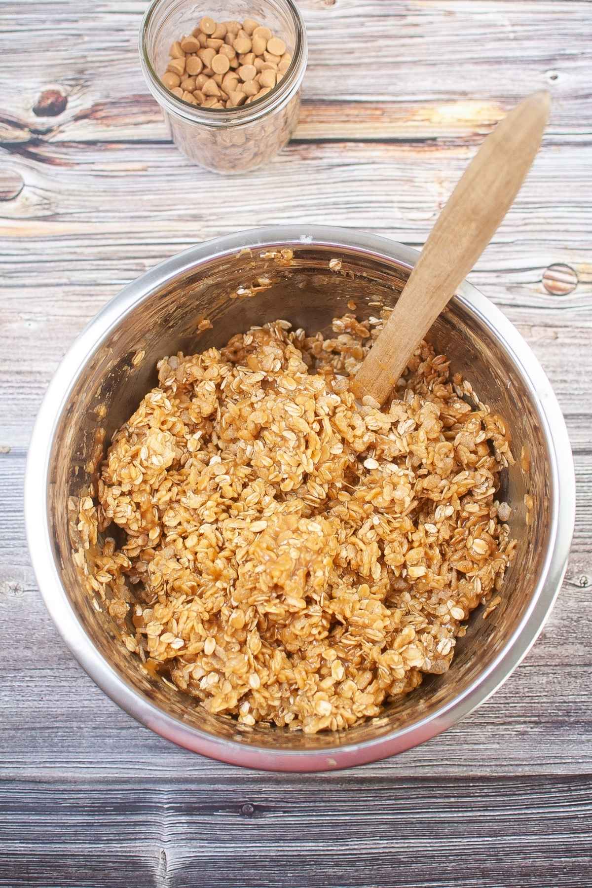 Peanut butter and oat mixture.