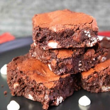 Featured Image for Red Velvet Brownies.