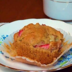 Featured image for rhubarb walnut muffins.