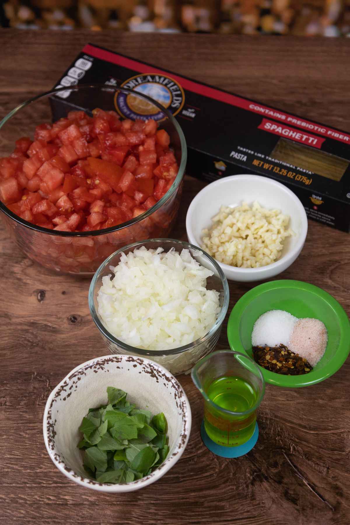 Ingredients for Spaghetti Arrabiata.