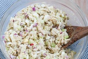Classic Tuna Salad Recipe with Mayo (Easy & Quick) Quick Salad Recipes for Healthy Salad Ideas to Boost Your Nutrition Classic Tuna Salad Recipe with Mayo (Easy & Quick) | Quick Salad Recipes for Healthy Salad Ideas to Boost Your Nutrition